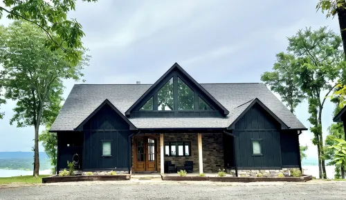 Diamond Bluff Lodge on Greers Ferry Lake