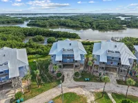 The Crane's Nest: Charming Waterfront Retreat Hotele w: Cedar Key