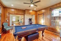 Spacious 4-Bedroom Historical Home w/modern comforts in Old Town McAlester, OK. - ที่มีฟิตเนส