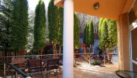 Marble Villa: Luxury Estate - central but intimate