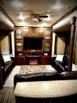 Luzury 5th Wheel on the Ms Gulf Coast with access to all Campground amenities. - 3-Star