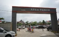 MG Setos Hotel Semarang - parkir