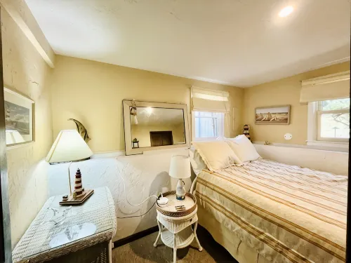 Waterfront Plymouth Pond Retreat, Sleeps 6, Pet-Friendly, Kayaks, Fire Pits - Apartments