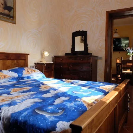 La Cheta - House in the hills with garden, between Lucca and the beaches of Viareggio