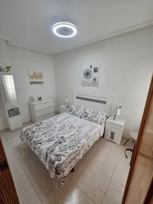 Beautiful bright apartment 5 min walk from the beach and shops
