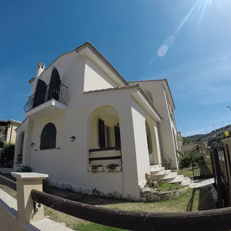 Villa with garden in a small paradise
