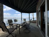 Experience lakefront luxury with spectacular views on Lake James, Indiana! - 4 tähden