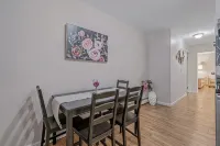 Private Apartment on River Ave. close to main st - Apartments