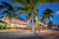 So Serene Oceanfront Villa, Rum Point, Private Beach, Hot Tub, Kayak, Snorkeling
