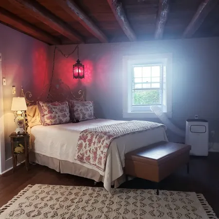 The Red Pump Inn~Est. 1812, One Bedroom Farmhouse