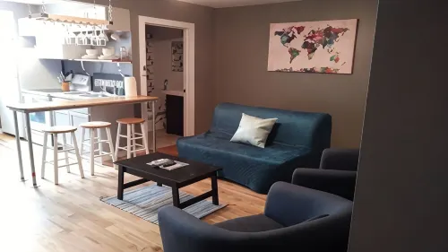 Wine Alley West Suite