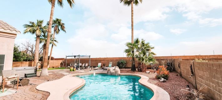 Avondale Pool Amazing Backyard Perfect for working crews and mid term stays Hotels in Avondale