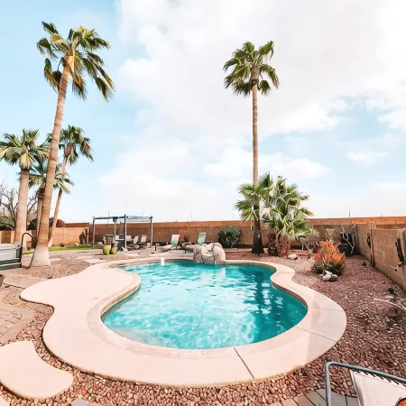 Avondale Pool Amazing Backyard Perfect for working crews and mid term stays