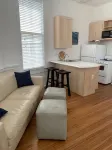 Perfect downtown game day apartment - Kitchen