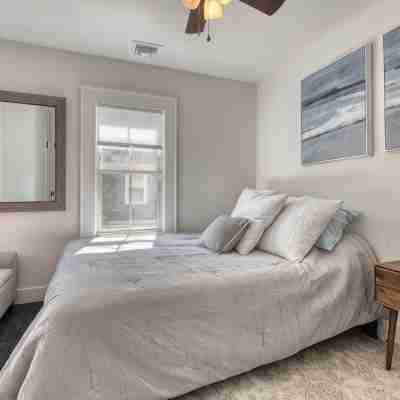Relaxation in Greenport Rooms