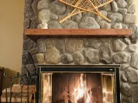 Spacious 3 level townhouse just minutes from the base of Stratton Mountain! Hotels in Winhall