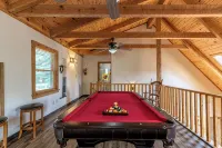4-Bed/Bath Cabin: Hot Tub, Game Room, Pet-Friendly!