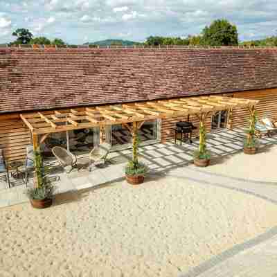 Luxury 3-Bed Cotswolds Barn for Families & Friends Hotel Exterior