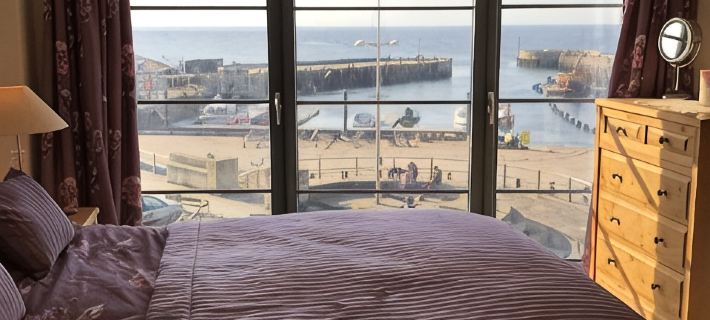 Beachside, stunning apartment with sea and harbour views Hotels in Bridport