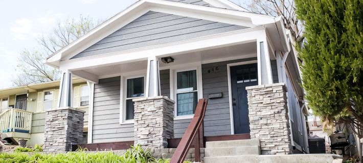 Modern Home in Historic Strawberry Hill w/ a view of Downtown KC - Pet Friendly Hotel di Wyandotte County
