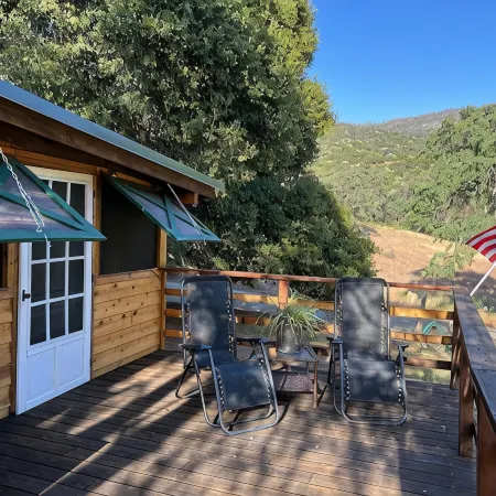 Stargazer Chalet, Two Bedroom Cabin with Wifi