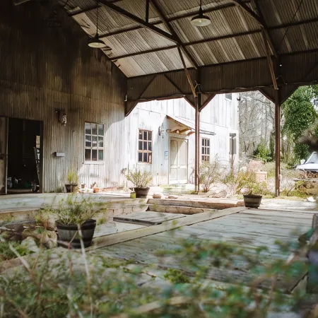 The Seed House: Renovated Octagonal Barn, Dog-friendly!