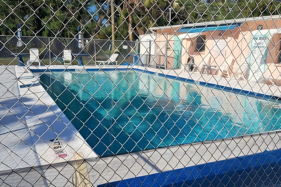 Photo 4 of 6