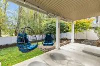 Your home away from home...recently renovated, sleeps 9-10! - WiFi