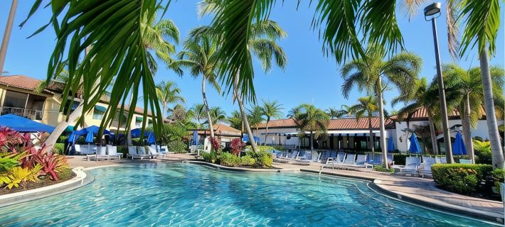 RENOVATED,2pm check-in,11a checkout,1stfloor private unit,close to 5th ave&beach Hotels in Collier County