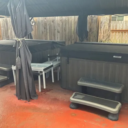 Charming studio in terrific Pacific Beach with WiFi. Under 5 min walk to beach