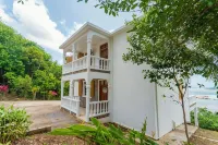 Oceanfront 3-bedroom villa with spectacular view! Ξενοδοχεία στην πόλη 