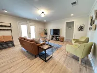 Cheerful 3 Bedroom Old Town Keller Home - Boutique