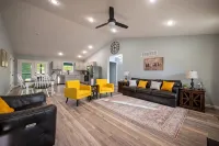 Red River Gorge, High Speed Wi-Fi, KY Dragway, Hollerwood Stay - 3-Star