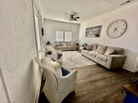 #1 Charming 5BR 1BA Home in Midland – Comfort, Convenience & Great Location! - Bungalows