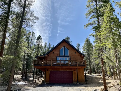 The Fabulous Black Hawk Log CabinFamily and Pet - friendly