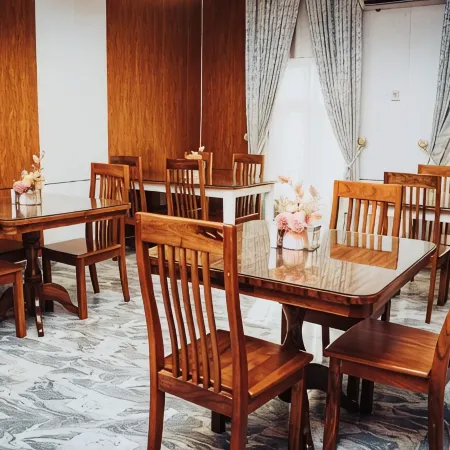 Creestar Hotel and Suites