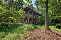 A Laurel Haven, with big porches and a log cabin feel. Fireplace. - Chalets