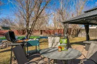 Full Size Pickleball Court - Hot Tub - Amazing Kitchen - By Lake - Book Now! - 2성급