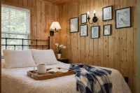 Peaceful Lake Nowland Cottage Retreat in Charlevoix - 4-Sterne