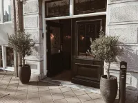 Mr. Jordaan Hotels near Theater De Rode Hoed