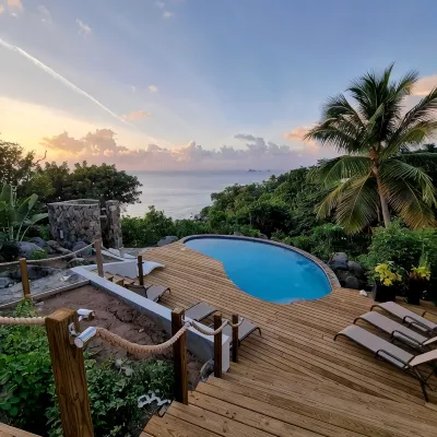 New Construction Oceanfront Home/Pool Private Walk To Beach Hotels in 