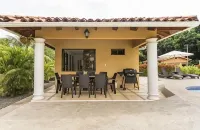 Experience the jungle of Costa Rica!! Direct oceanfront property for 8 guests. - Wifi