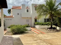Beautiful oceanfront villa with beach and great house reef Hotels in 
