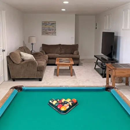 3BR Mountain Views! Family / Pet Friendly + Pool Table - 15 min to AFA