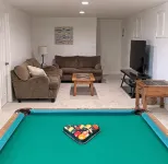 3BR Mountain Views! Family / Pet Friendly + Pool Table - 15 min to AFA - Wifi