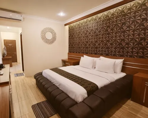Patria Family Hotel 勿里達市酒店
