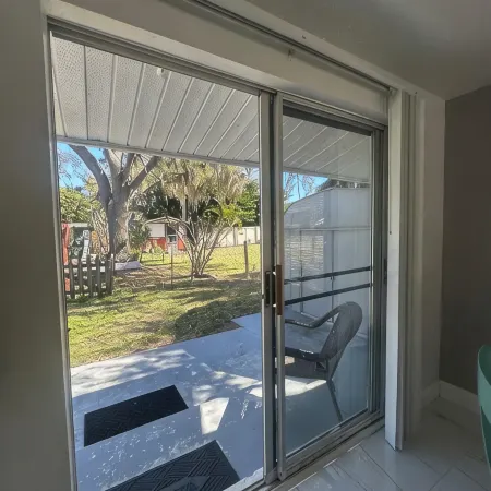 Charming 2-bedroom apartment in fantastic Bradenton with AC, WiFi