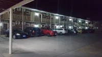 Australia Park Motel - Parkplatz