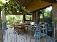 Wooden house in the golf, between forest, lake and ocean - 무료 와이파이