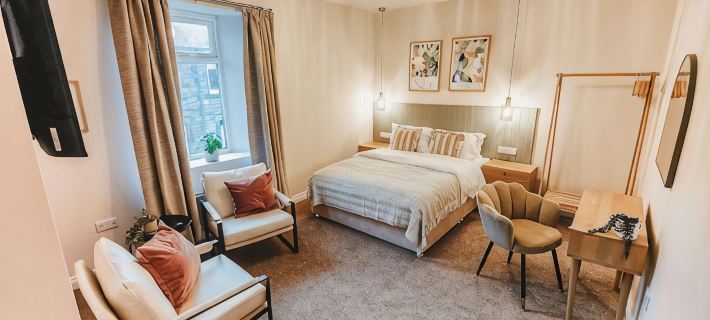 The Postman’s Hut — a stunning, newly refurbished retreat in the heart of Amble. Hotels in Morpeth